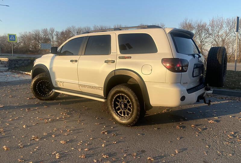 Toyota Sequoia 2008