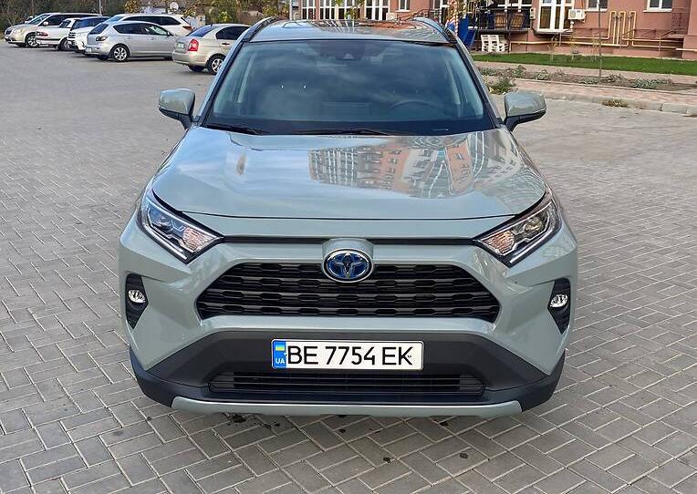 Toyota RAV4 AWD HYBRID XLE 2019