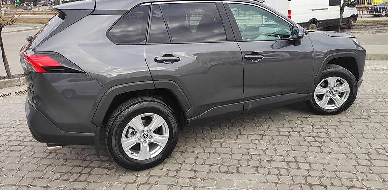 Toyota RAV4 XLE   2020