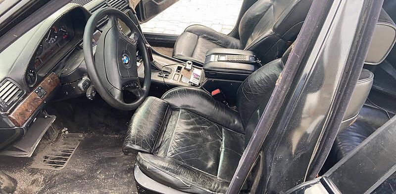 BMW 750 1995