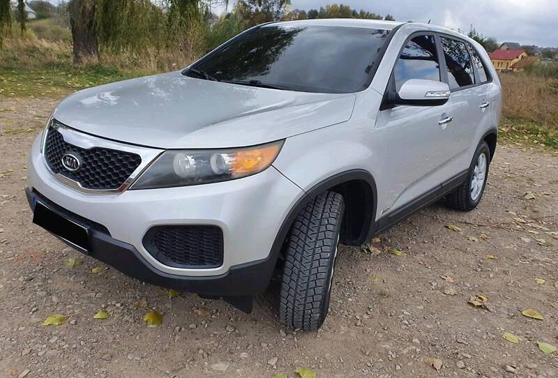 Kia Sorento AWD...LX 2010