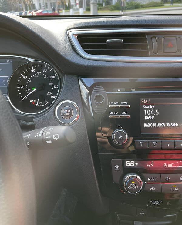 Nissan Rogue SV  AWD 2.5 2016