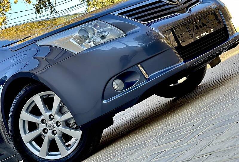 Toyota Avensis 2012