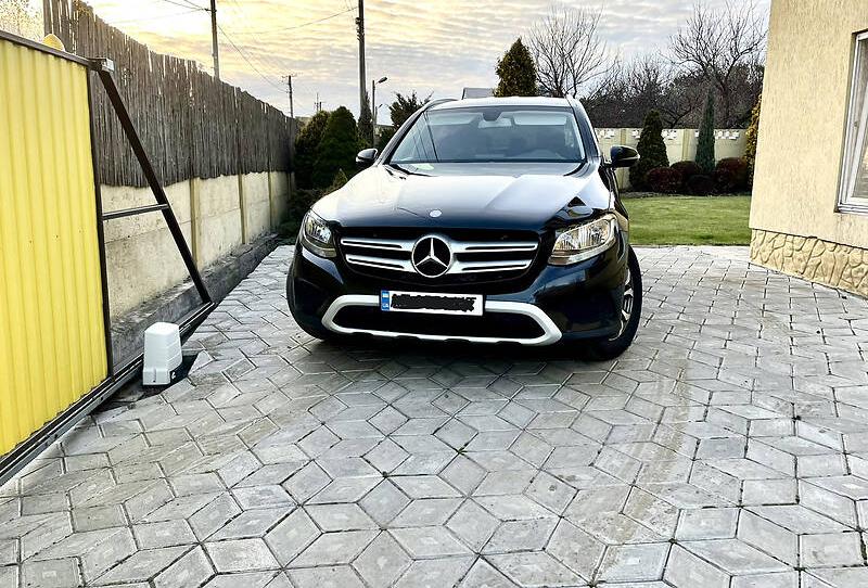 Mercedes-Benz GLC 220 Official 4MATIC 2016