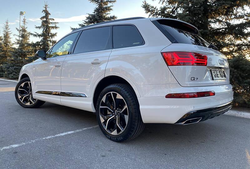 Audi Q7   2019