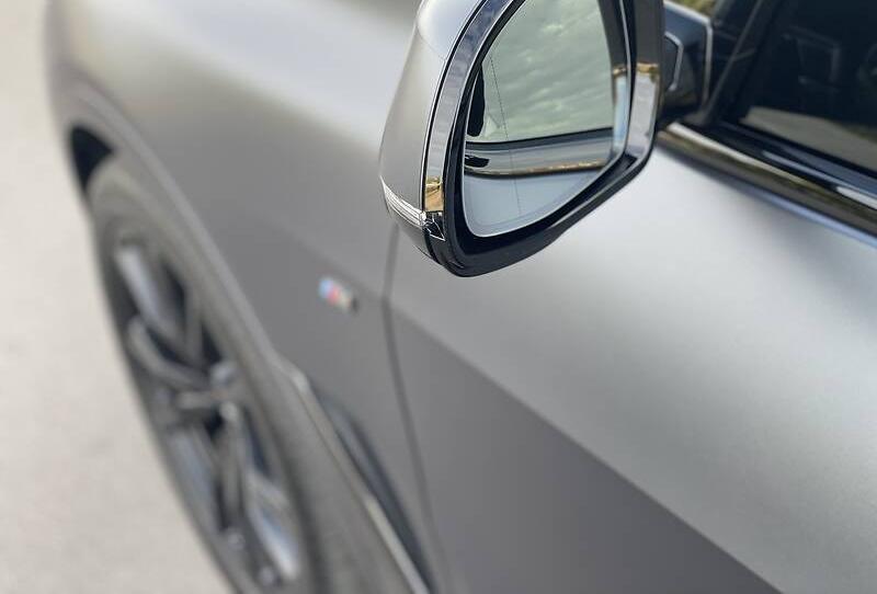 BMW X7 M50d DARK SHADOW  2021