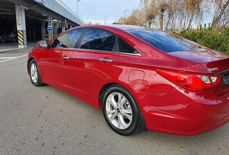 Hyundai Sonata 2011