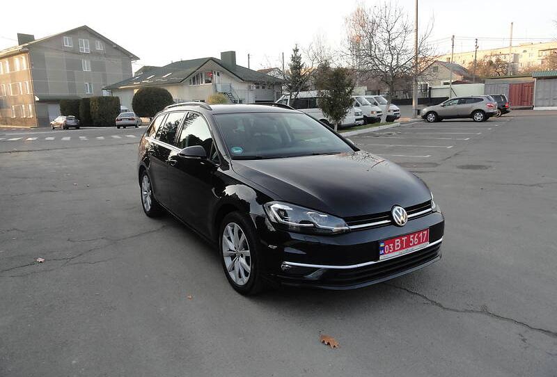 Volkswagen Golf VII HIGHLINE 2017