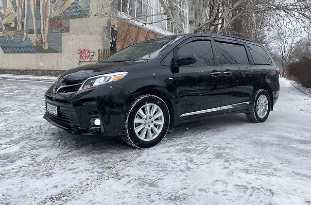 Toyota Sienna AWD XLE 2017