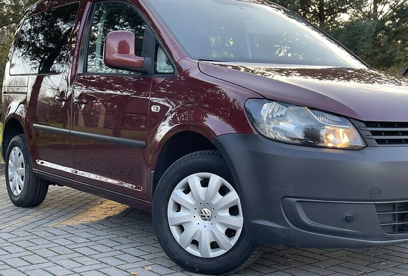 Volkswagen Caddy пасс. LIFE 2012