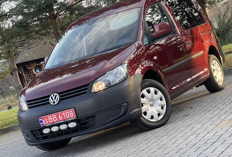 Volkswagen Caddy пасс. LIFE 2012