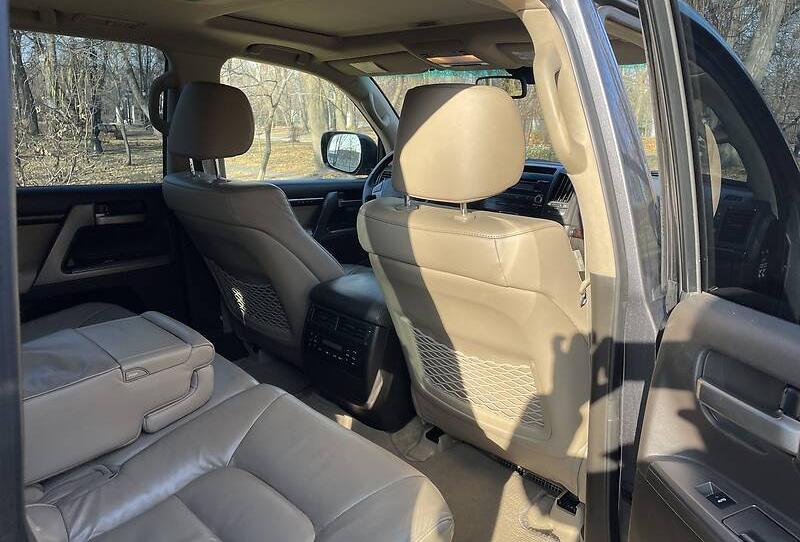 Toyota Land Cruiser 200 2008