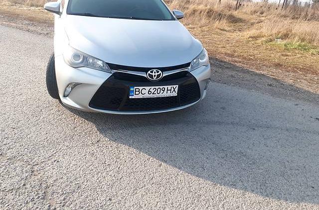 Toyota Camry SE 2015