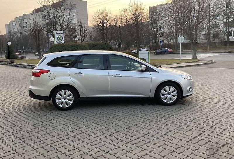 Ford Focus SPORTS TOURER 2013