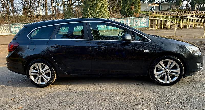 Opel Astra J Cosmo  2011