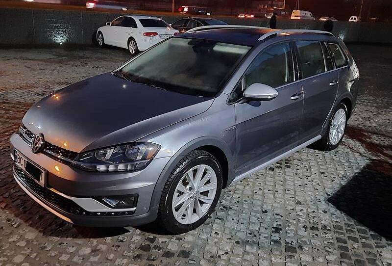 Volkswagen Golf Alltrack   SE   4MOTION 2018