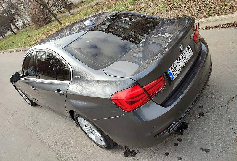 BMW 330 WBA8E1C34HA029696 2017