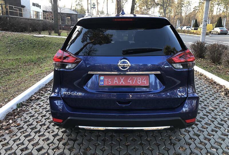 Nissan Rogue sv  2020
