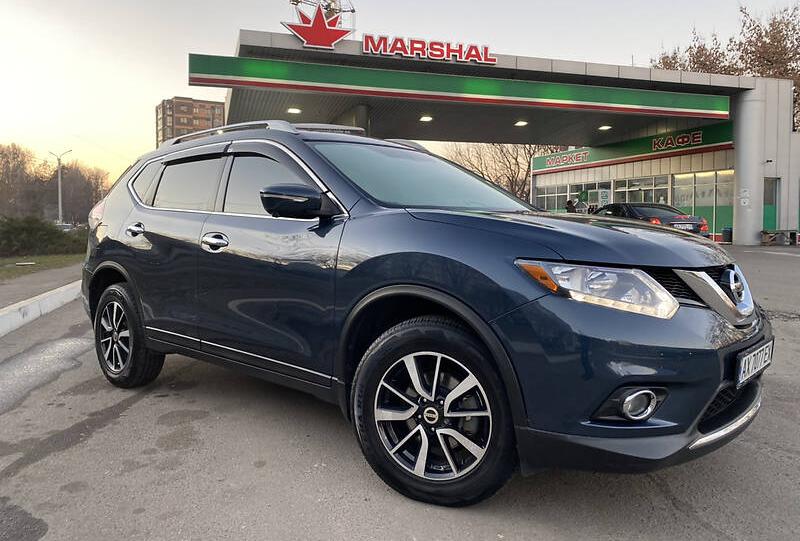 Nissan Rogue SV   2015