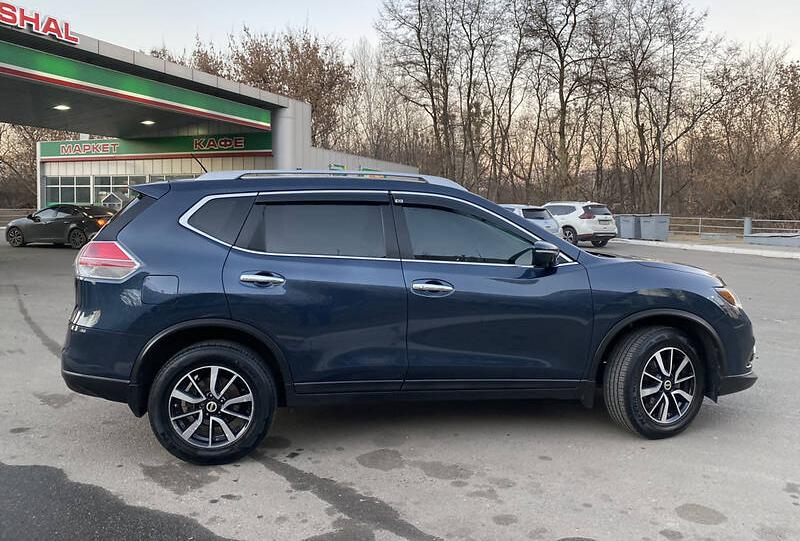 Nissan Rogue SV   2015