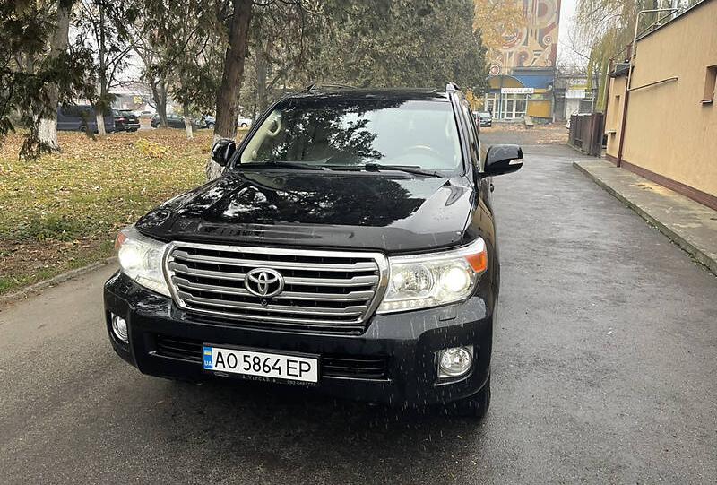 Toyota Land Cruiser 200 2013