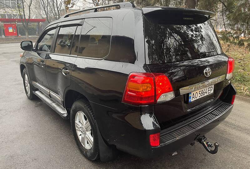 Toyota Land Cruiser 200 2013