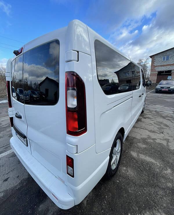 Opel Vivaro пасс. 2017