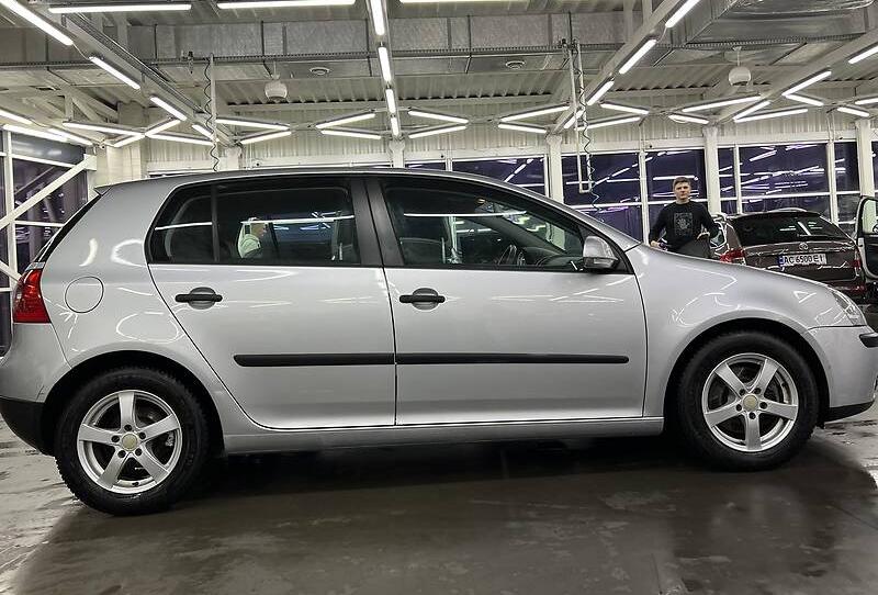 Volkswagen Golf V 2004