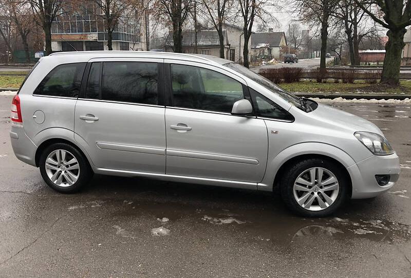 Opel Zafira 2011