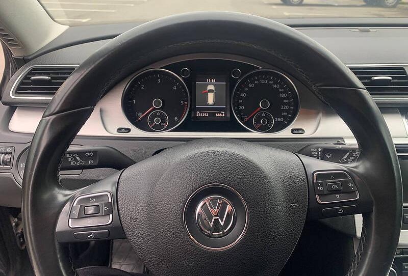 Volkswagen Passat B7 2011