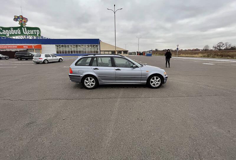 BMW 320 2004