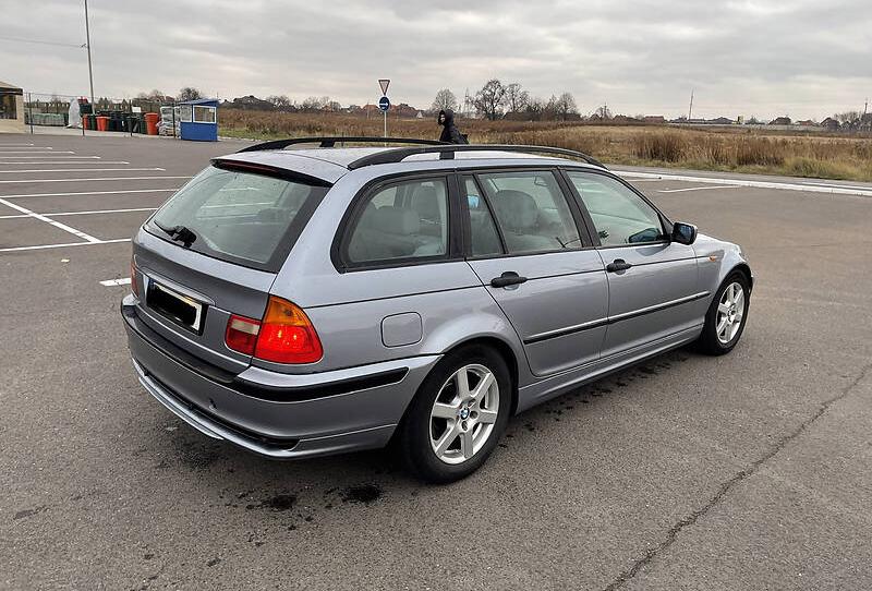 BMW 320 2004