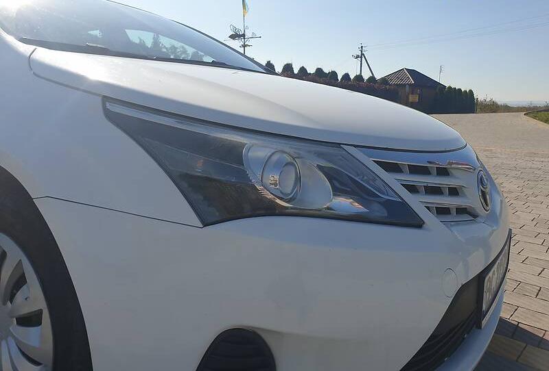 Toyota Avensis 2012