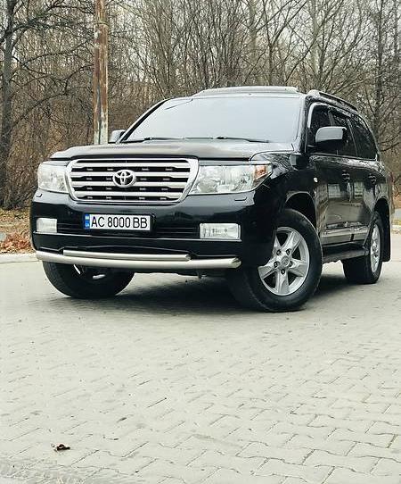 Toyota Land Cruiser 200 2011