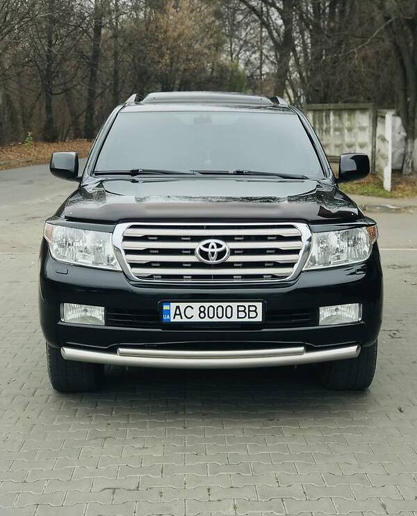 Toyota Land Cruiser 200 2011
