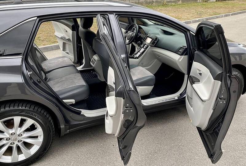 Toyota Venza 2.7  2013