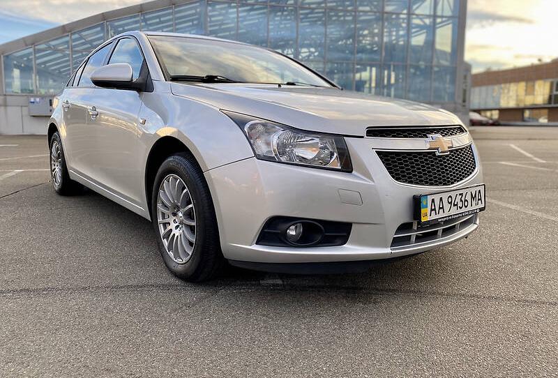 Chevrolet Cruze OFFICIAL  2011