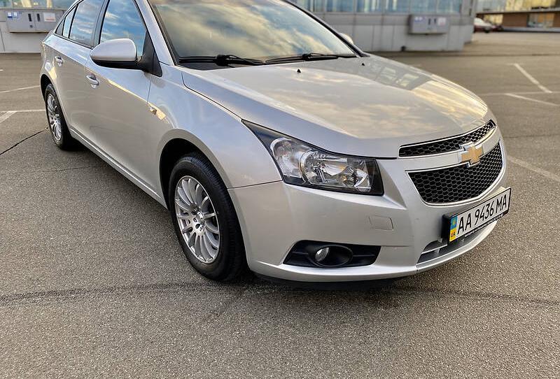 Chevrolet Cruze OFFICIAL  2011