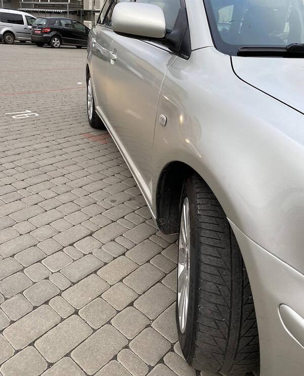 Toyota Avensis 2003