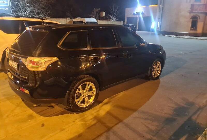 Mitsubishi Outlander 2013