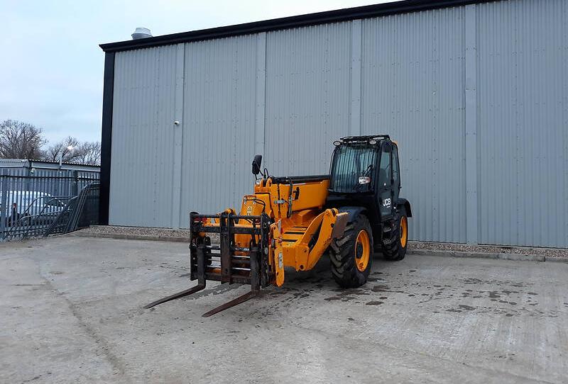 JCB 535-140 2018