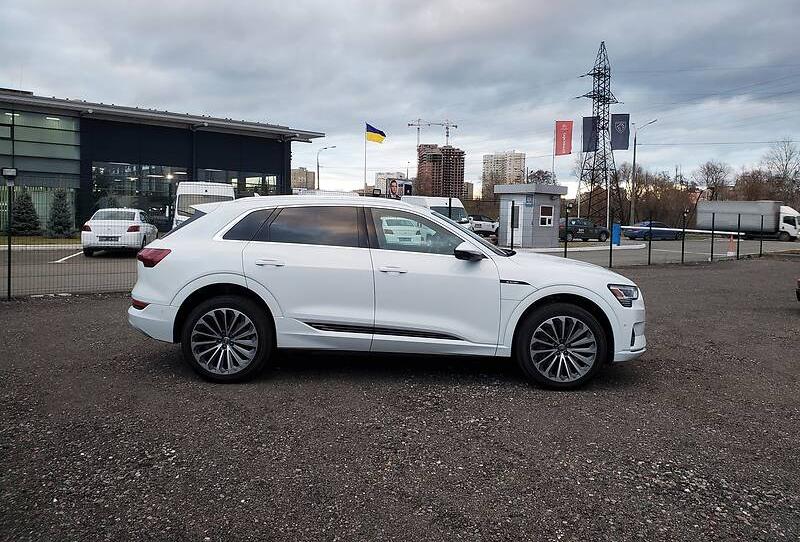 Audi e-tron PRESTIGE 2019