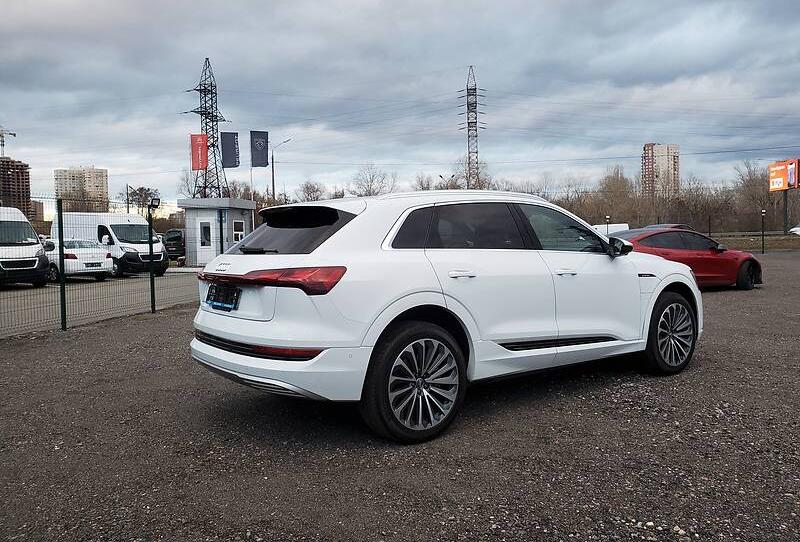 Audi e-tron PRESTIGE 2019