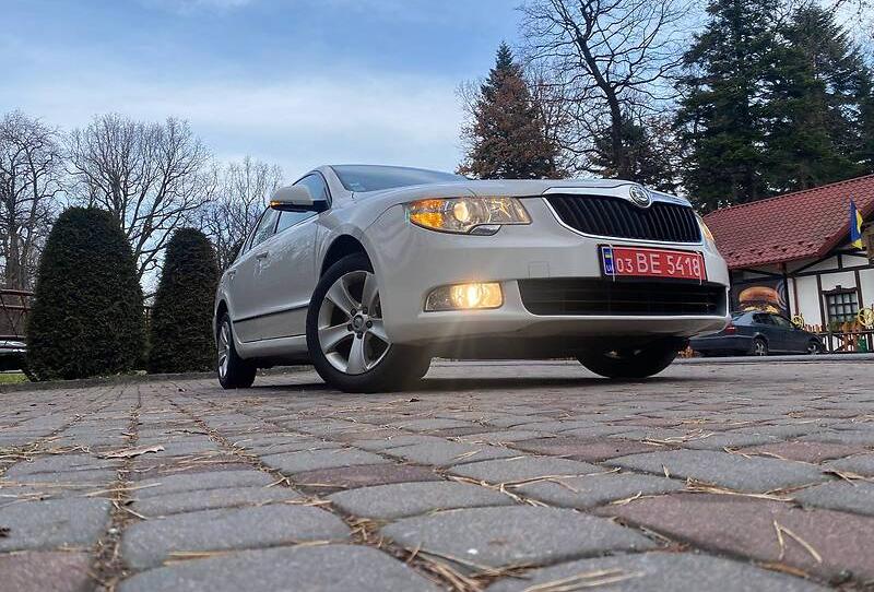 Skoda Superb 2012