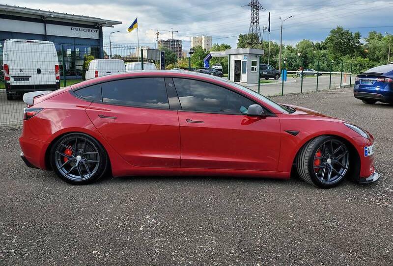 Tesla Model 3 PERFORMANCE PNEVMO 2019