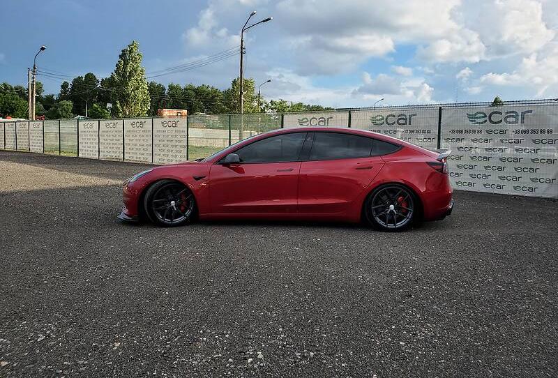 Tesla Model 3 PERFORMANCE PNEVMO 2019