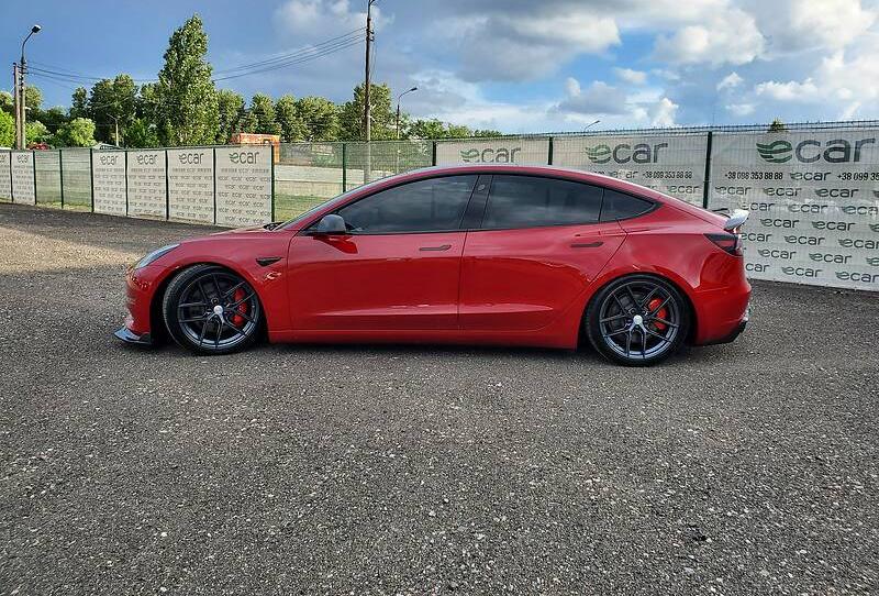 Tesla Model 3 PERFORMANCE PNEVMO 2019
