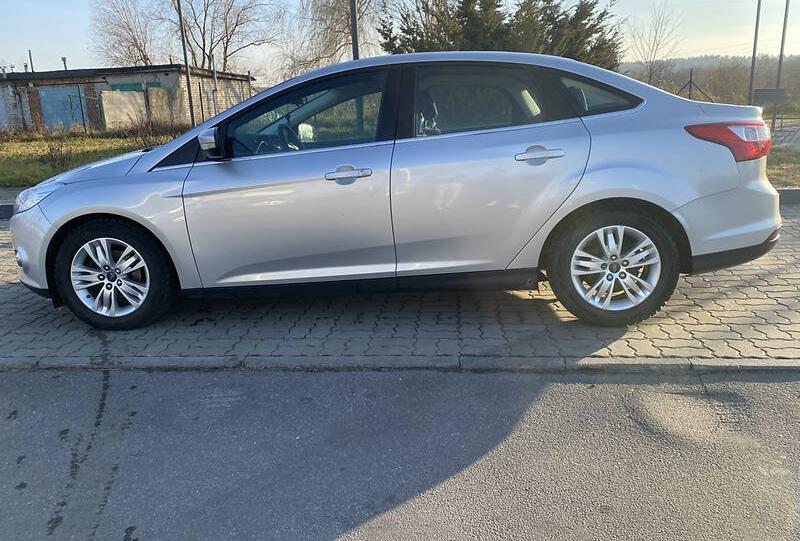 Ford Focus SEL 2012