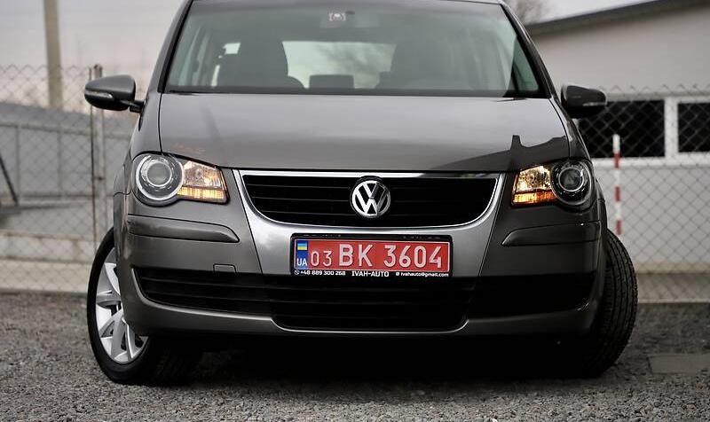 Volkswagen Touran EXCLUSIVE 1.9 TDI 7M 2010