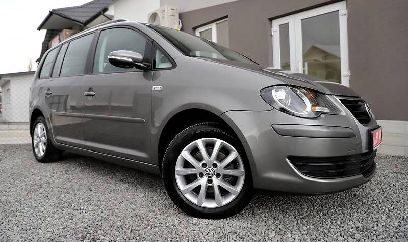 Volkswagen Touran EXCLUSIVE 1.9 TDI 7M 2010